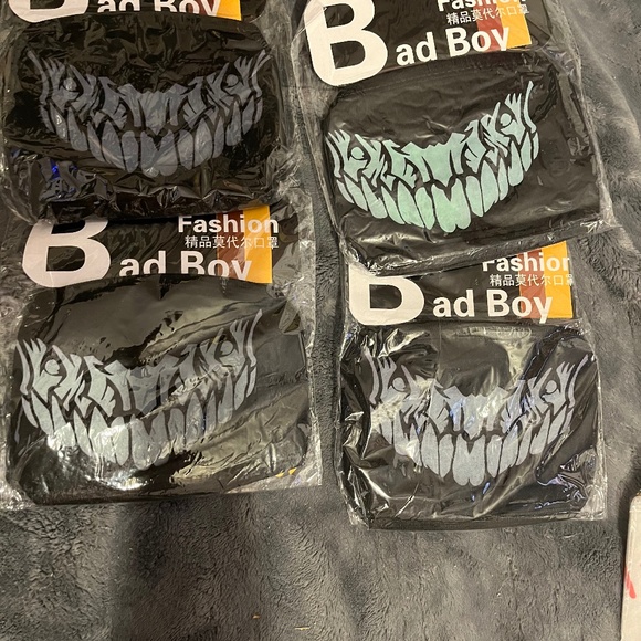 Cute/Cool Anime Masks - Picture 1 of 6